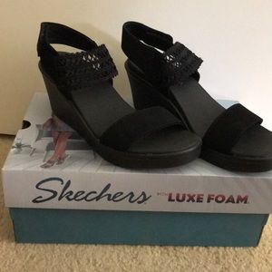 SKETCHERS Wedge Sandals